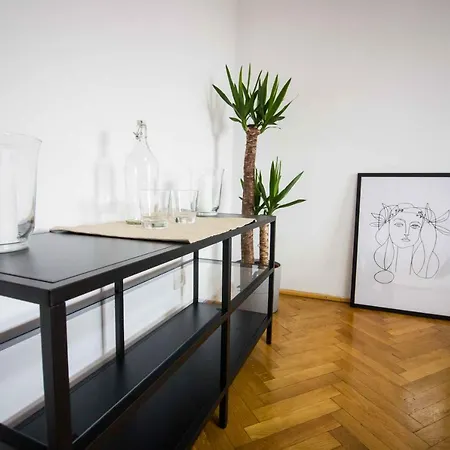 Podstel Homestay * Bucharest