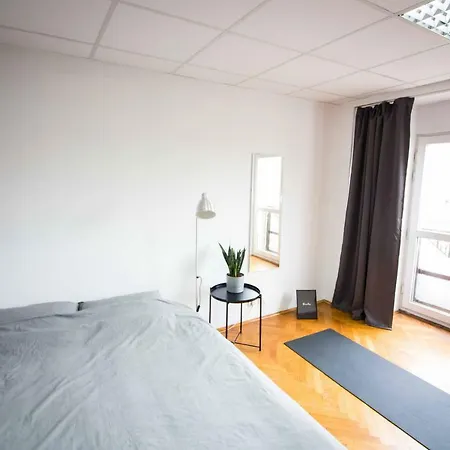 Podstel Homestay * Bucharest